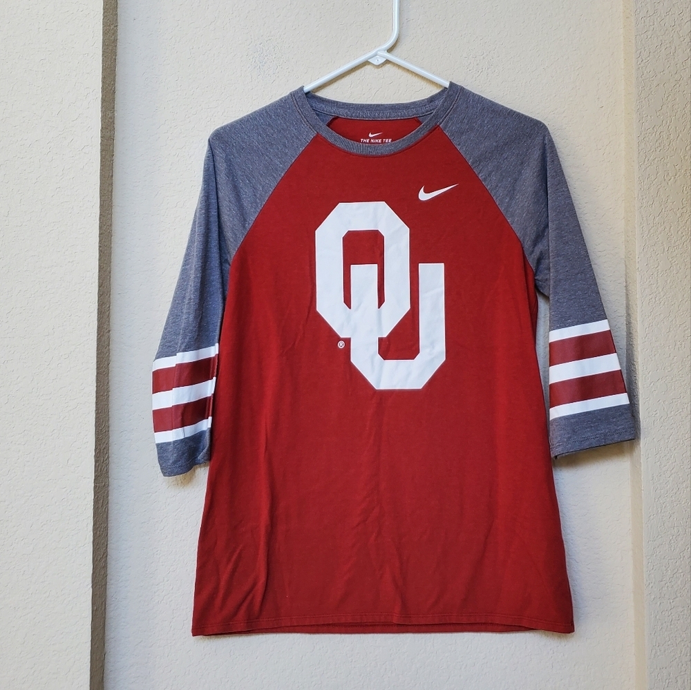Nike Oklahoma Sooners Raglan Tee. Size Medium